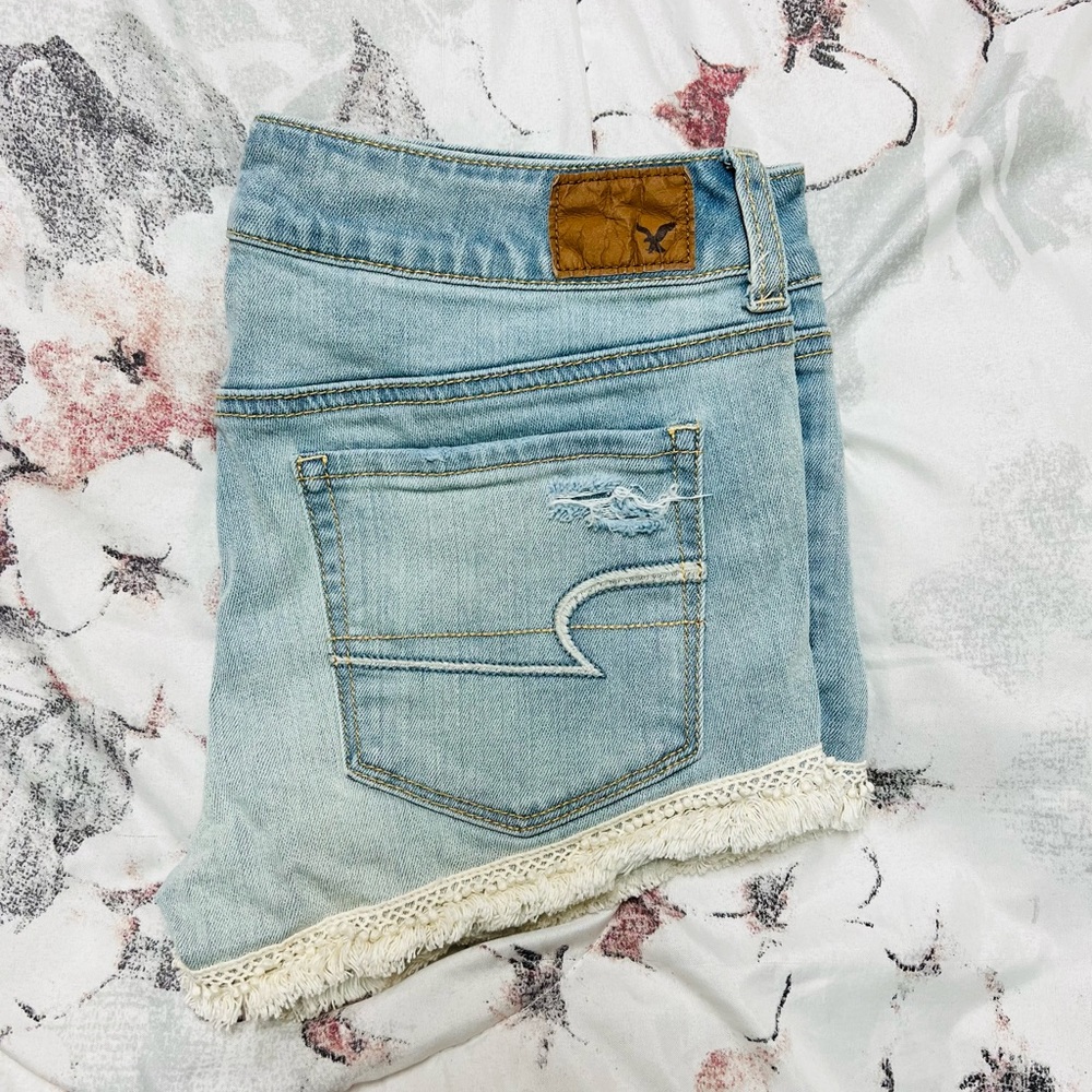 Shorts- American eagle size 0. Like brand new. Wore once.
